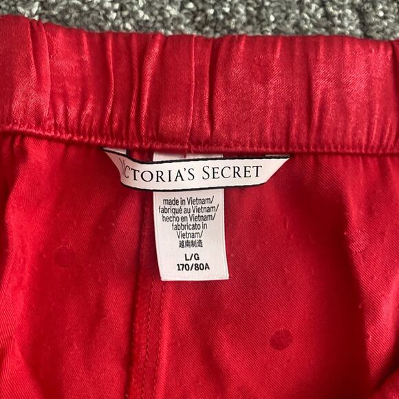 EUC Victoria’s Secret Red Satin Sleep Shorts Size Large - Picture 3 of 4